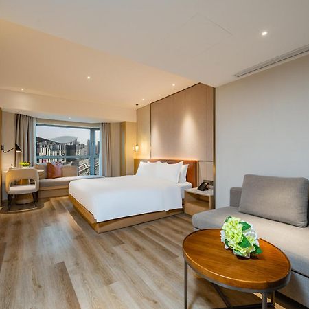 Holiday Inn Shanghai Huaxia By Ihg - Overlooking City Scenery At Sky View Restaurant Exterior foto